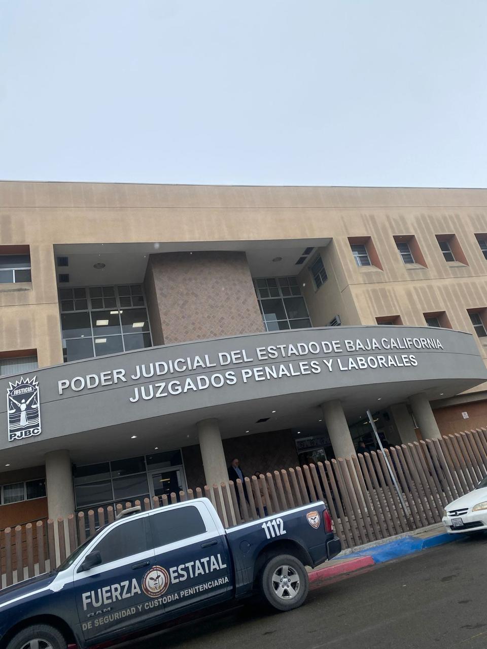 Asesoría y defensa legal en materia de protección civil.